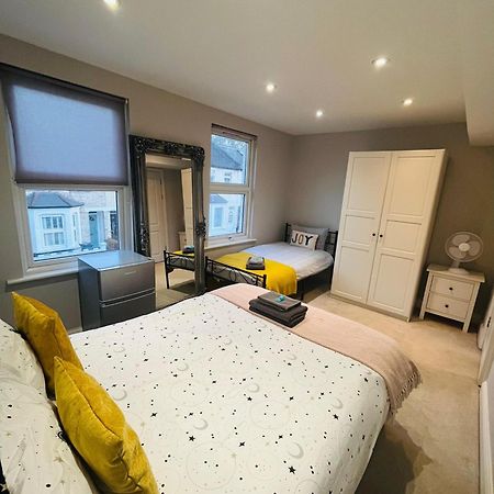 Brentford Guest Rooms Bagian luar foto