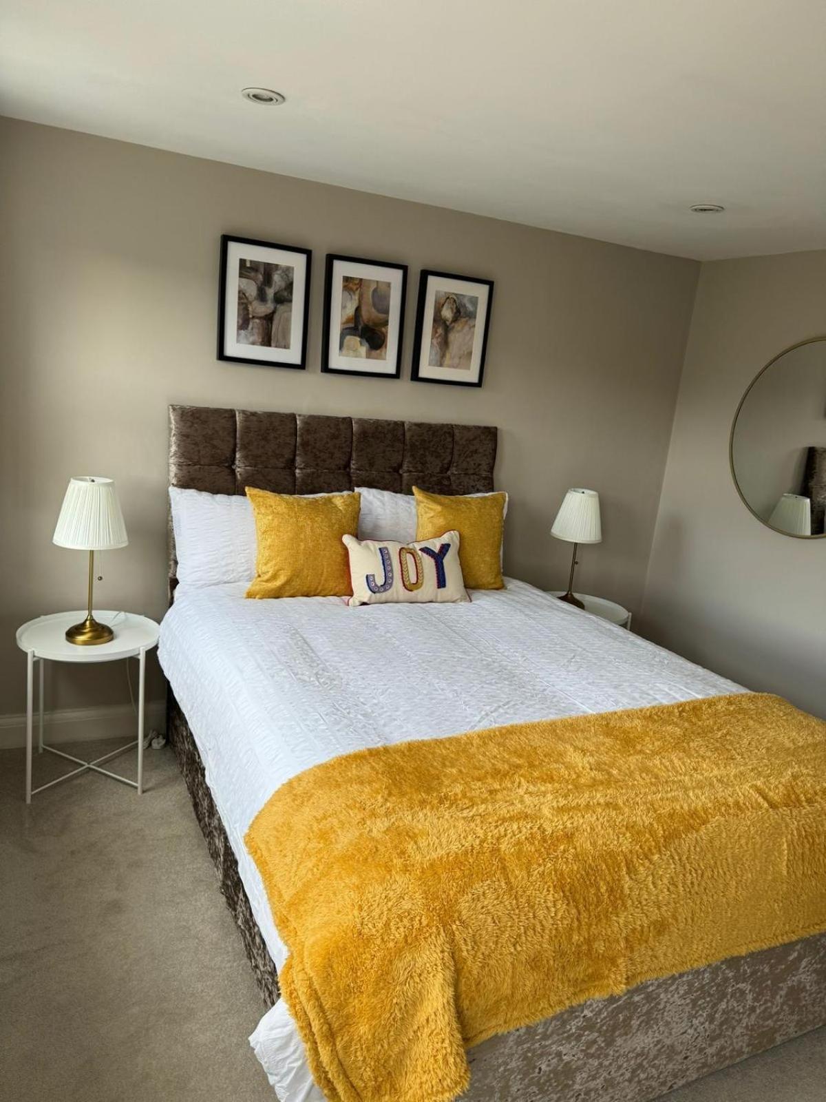 Brentford Guest Rooms Bagian luar foto