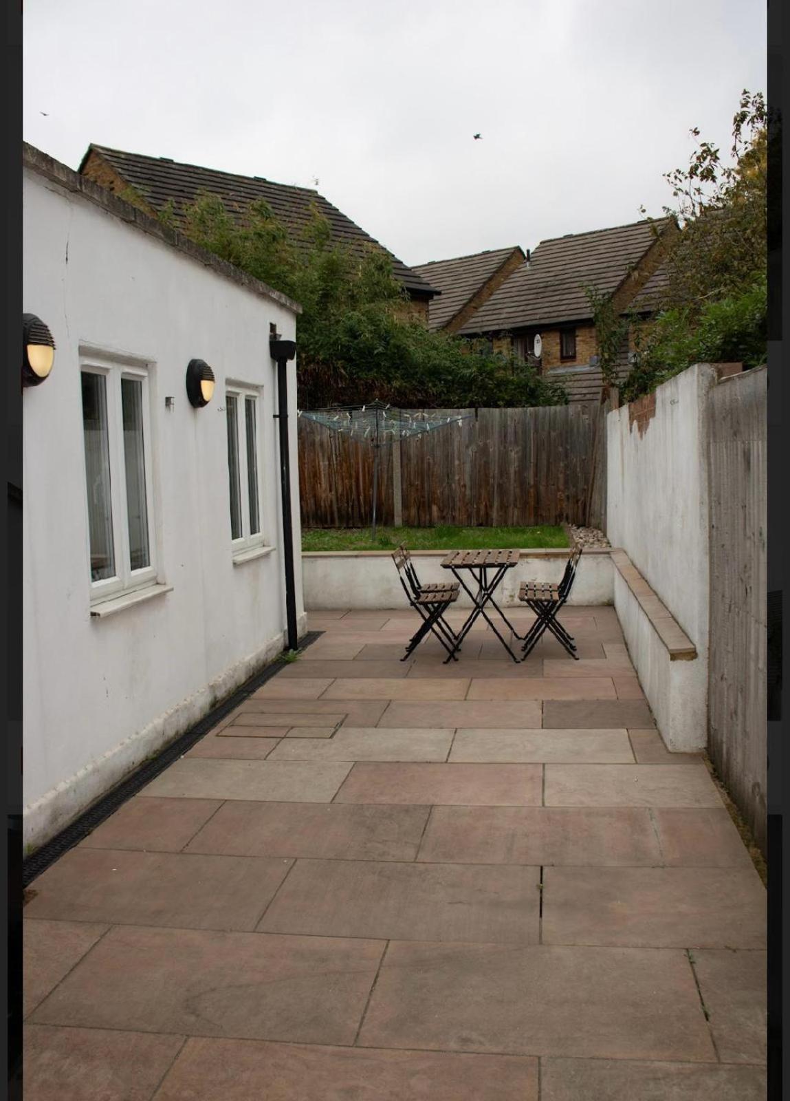 Brentford Guest Rooms Bagian luar foto