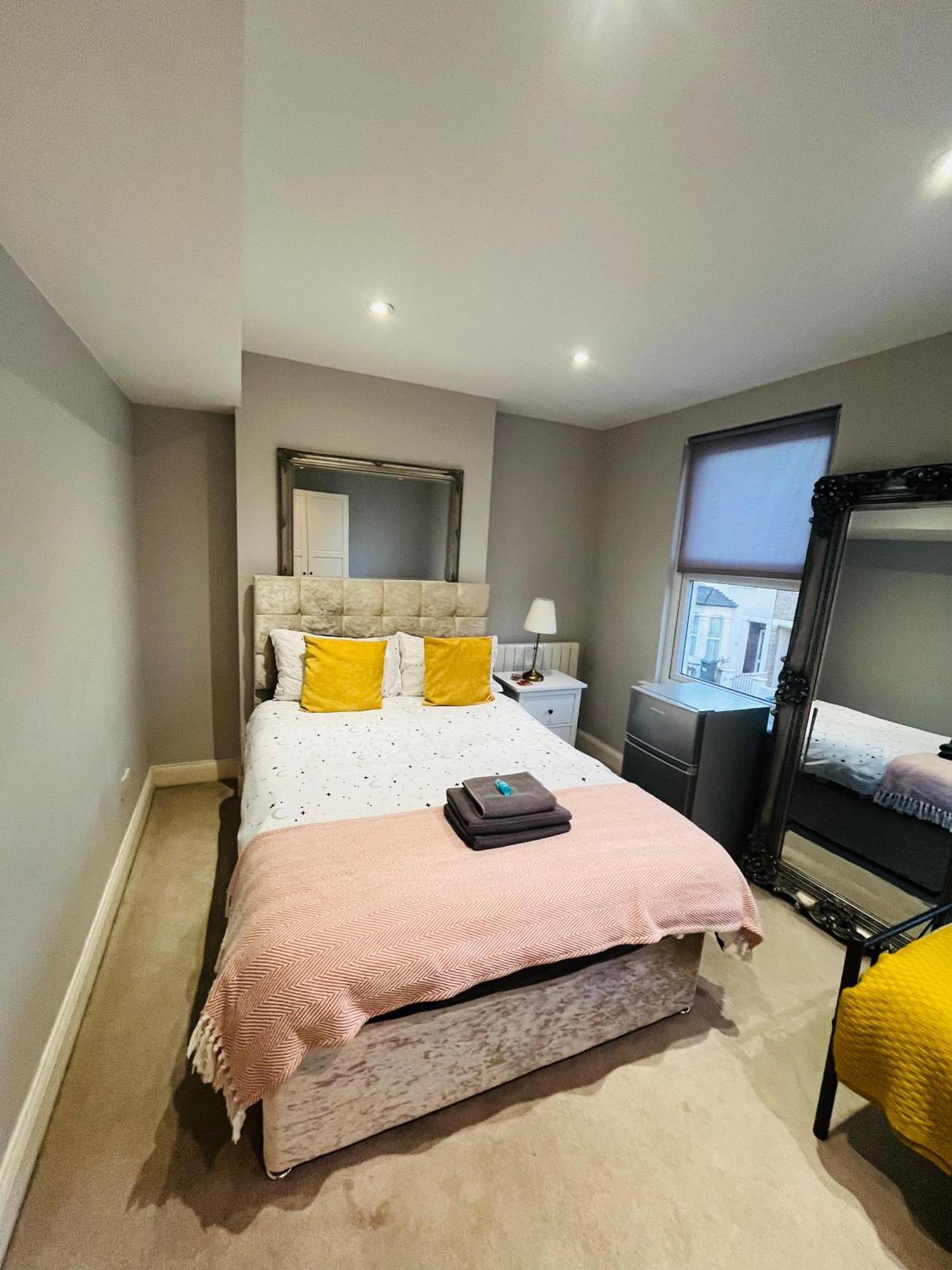 Brentford Guest Rooms Bagian luar foto